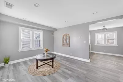 10417 W Palmer Avenue, Melrose Park, IL 60164 - Photo 9