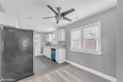 10417 W Palmer Avenue, Melrose Park, IL 60164 - Photo 7