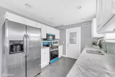 10417 W Palmer Avenue, Melrose Park, IL 60164 - Photo 5