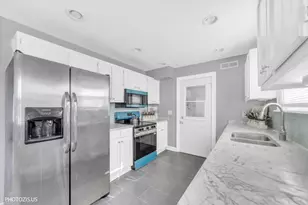 10417 W Palmer Ave, Melrose Park, IL 60164 - Photo 5