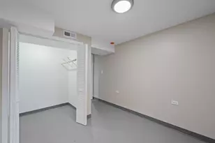 8613 S Colfax Ave, Chicago, IL 60617 - Photo 25