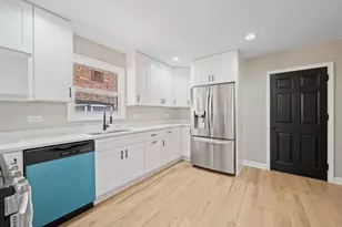 8613 S Colfax Ave, Chicago, IL 60617 - Photo 9