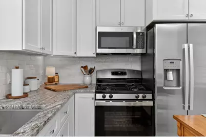 102 E 56th Street, Westmont, IL 60559 - Photo 11