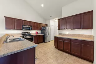 16626 S Fox Run Cir, Plainfield, IL 60586 - Photo 7