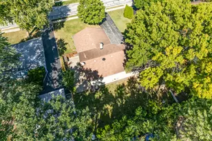 316 Sycamore Dr, Naperville, IL 60540 - Photo 29