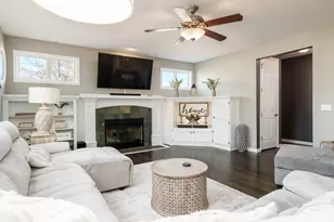 422 Maple Leaf Ln, Poplar Grove, IL 61065 - Photo 15