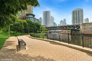 653 N Kingsbury St, Chicago, IL 60654 - Photo 17