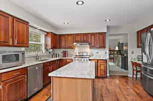 1200 Deep Woods Dr, Elgin, IL 60120 - Photo 13