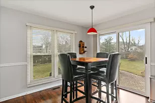 1200 Deep Woods Dr, Elgin, IL 60120 - Photo 15