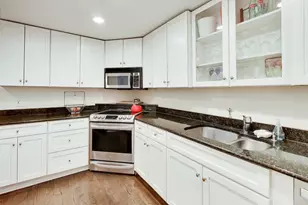 2647 N Southport Ave, Chicago, IL 60614 - Photo 11