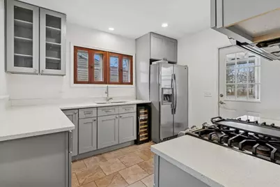 652 E Prairie Avenue, Des Plaines, IL 60016 - Photo 3