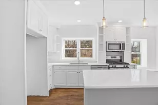 297 E Lakeview Ave, Round Lake Beach, IL 60073 - Photo 11