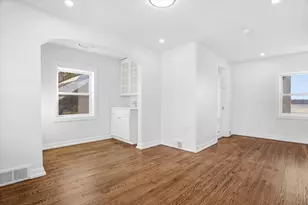 297 E Lakeview Ave, Round Lake Beach, IL 60073 - Photo 37