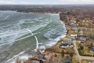 297 E Lakeview Ave, Round Lake Beach, IL 60073 - Photo 51