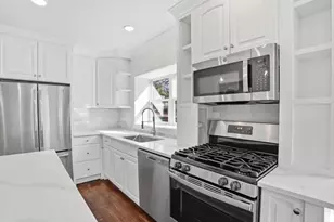 297 E Lakeview Ave, Round Lake Beach, IL 60073 - Photo 7