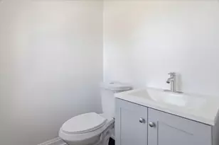 297 E Lakeview Ave, Round Lake Beach, IL 60073 - Photo 23