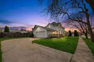 720 S McKinley Ave, Freeport, IL 61032 - Photo 5