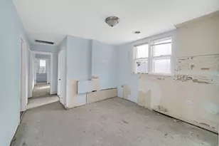 8626 S Kingston Ave, Chicago, IL 60617 - Photo 7