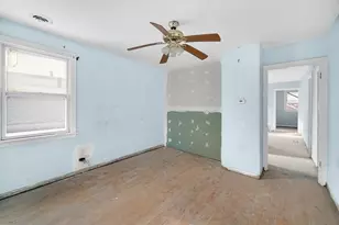 8626 S Kingston Ave, Chicago, IL 60617 - Photo 13