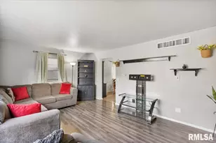 337 5th St Ct, Silvis, IL 61282 - Photo 11