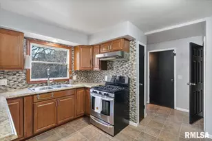 337 5th St Ct, Silvis, IL 61282 - Photo 19