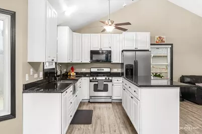 129 Seton Creek Drive, Oswego, IL 60543 - Photo 5