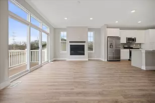 180 Eli Ct, Des Plaines, IL 60016 - Photo 17