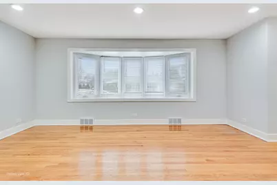 8845 Mango Avenue, Morton Grove, IL 60053 - Photo 7