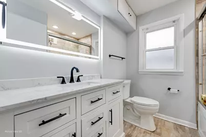 8845 Mango Avenue, Morton Grove, IL 60053 - Photo 11