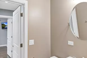 250 N Irving Ave, Hillside, IL 60162 - Photo 21