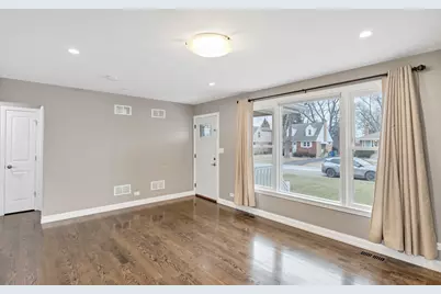 250 N Irving Avenue, Hillside, IL 60162 - Photo 5