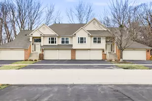 30W038 Willow Ln, Warrenville, IL 60555 - Photo 3