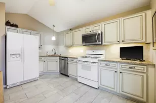 30W038 Willow Ln, Warrenville, IL 60555 - Photo 13