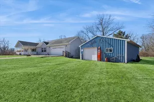 4866 N 12000 W Rd, Custer Park, IL 60481 - Photo 3