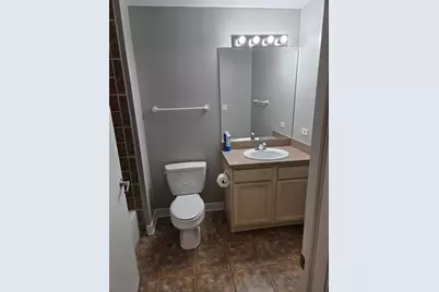 811 W 15th Place #703, Chicago, IL 60608 - Photo 7
