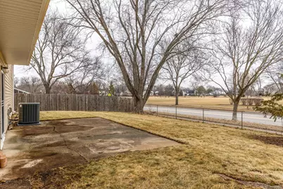 105 Asheville Court, Vernon Hills, IL 60061 - Photo 15