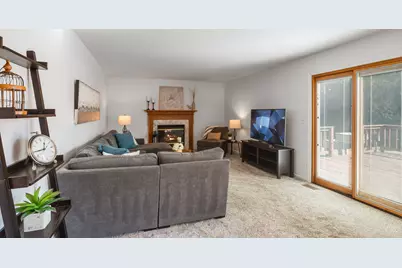 509 W Hawthorne Boulevard, Mundelein, IL 60060 - Photo 5