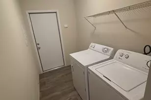 186 Carriage Ln, Sauk Village, IL 60411 - Photo 7