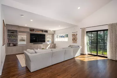 6529 N Ponchartrain Boulevard, Chicago, IL 60646 - Photo 13