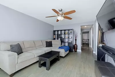 8412 S Manistee Avenue, Chicago, IL 60617 - Photo 3