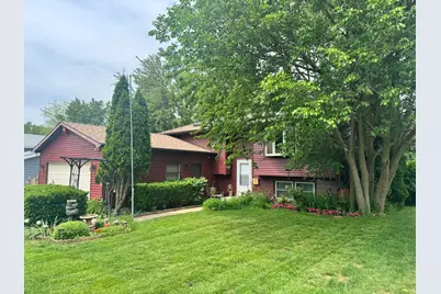 114 W Hawthorne Boulevard, Mundelein, IL 60060 - Photo 3