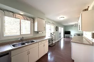 1565 Candlewood Dr, Crystal Lake, IL 60014 - Photo 5