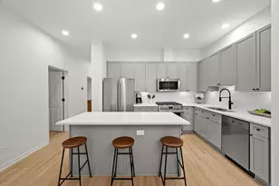 2650 N Mildred Ave, Chicago, IL 60614 - Photo 17