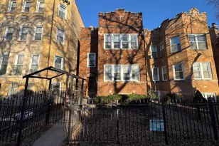 6423 N Leavitt St, Chicago, IL 60645 - Photo 1