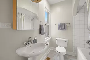 15 W Woodstock St, Crystal Lake, IL 60014 - Photo 25