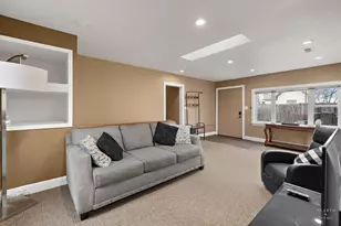 15 W Woodstock St, Crystal Lake, IL 60014 - Photo 5