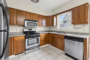 15 W Woodstock St, Crystal Lake, IL 60014 - Photo 3