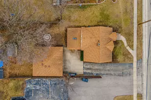 15 W Woodstock St, Crystal Lake, IL 60014 - Photo 31