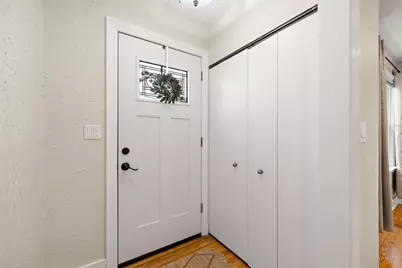 15 W Woodstock Street, Crystal Lake, IL 60014 - Photo 9