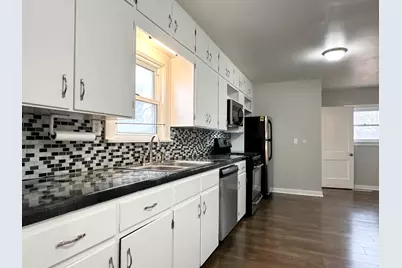 1075 S 7th Avenue, Kankakee, IL 60901 - Photo 7